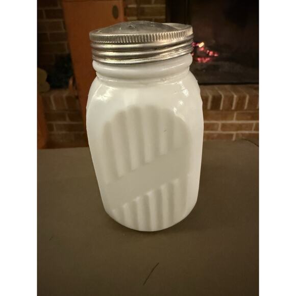 Vintage Milk Glass Ribbed Large Shaker 5" tall - Picture 1 of 2